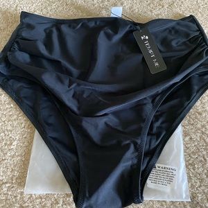 Ruched swim brief short size Large